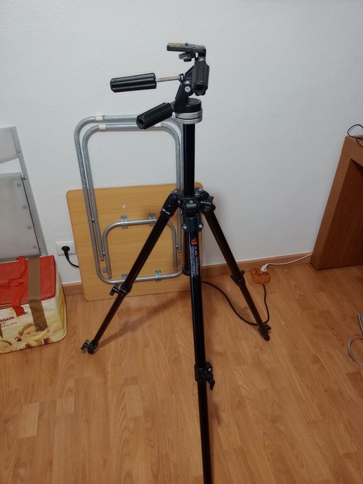 Tripé Manfrotto profissional trip10