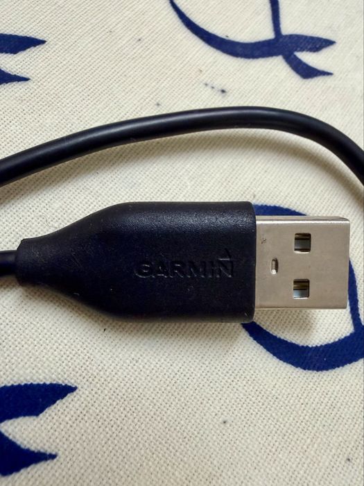 Vendo Cabo de dados/carregamento GARMIN de clipe, USB-A, em bom estado! Só 20€