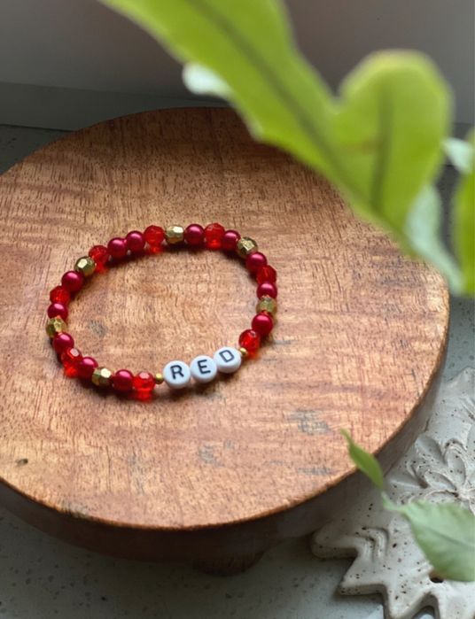 Branzoletka przyjaźni Taylor Swift/ Red