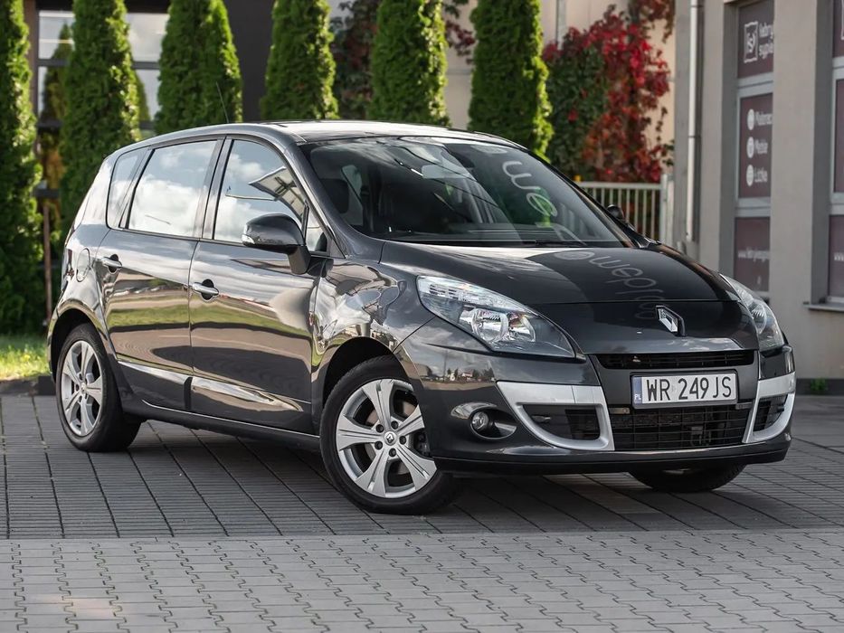 Renault Scenic 2.0i 140KM Półskóra Klimatronic Tempomat Parktronic HAK Zarejestrowany