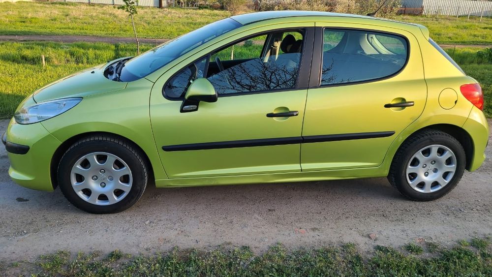 Продам своє авто  Рeugeot  207