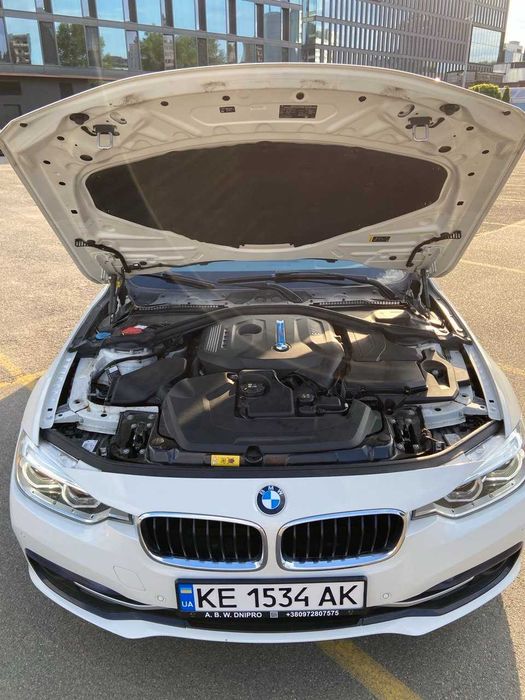 Продаю BMW 330e 2017р