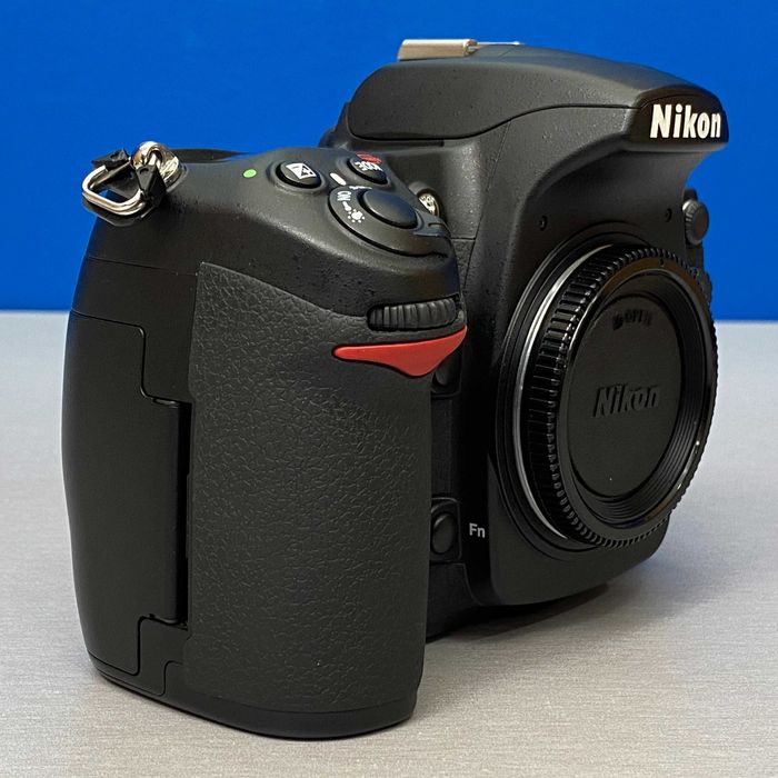Nikon D300 (Corpo) - 12.3MP