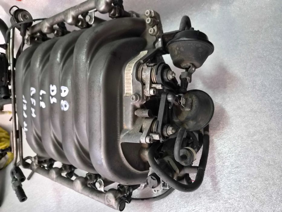 Kolektor ssący wtryski Audi A8 D3 4.2 BFM kpl