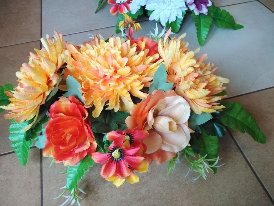 Piękne stroiki na cmentarz