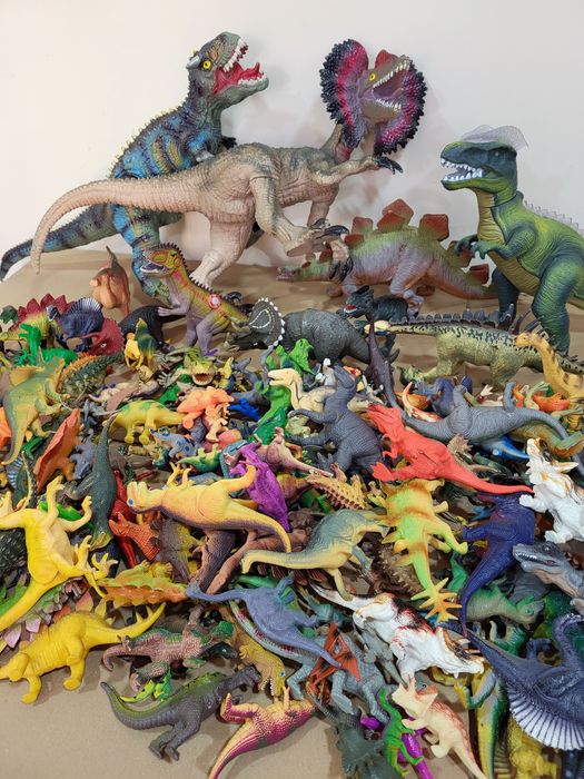 Набір динозаврів, Динозавр інтрактивний