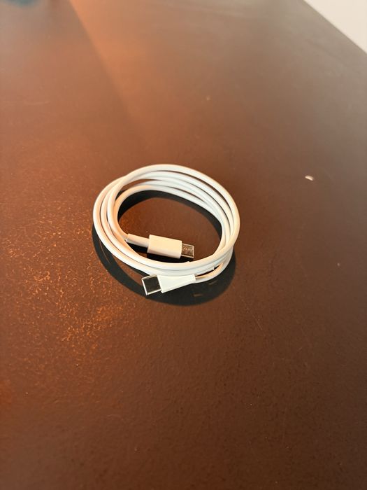 Air pods , smart watch e magsafe !!