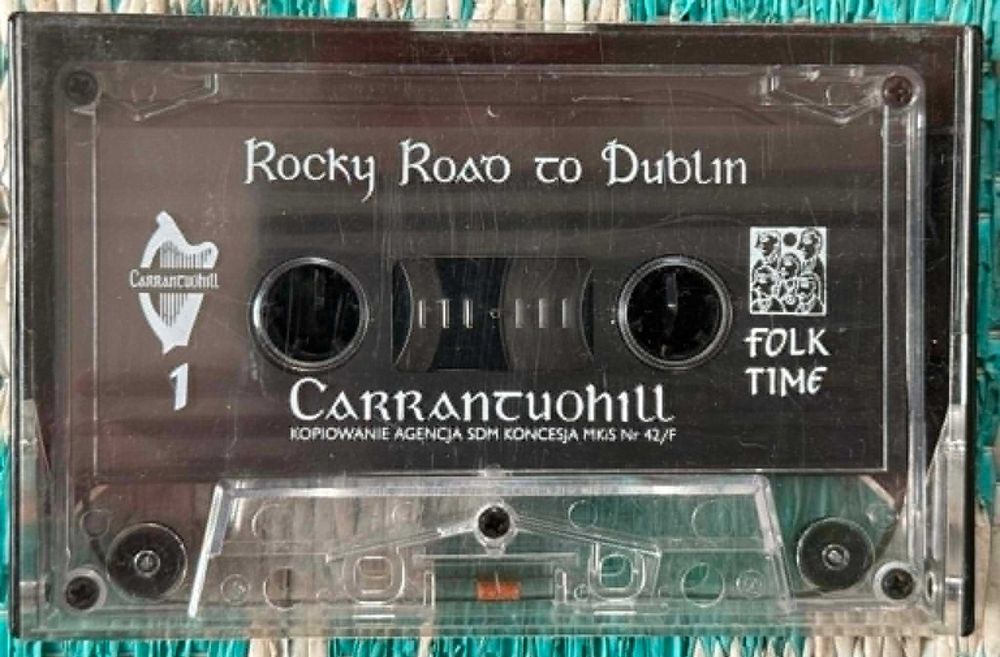 Zestaw / 23 szt / Kaset manetofonowych z rożnym stylem muzyki  WYSYŁAM Olx