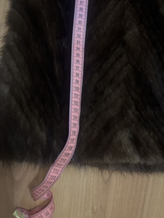 Норкова шуба шита полосами