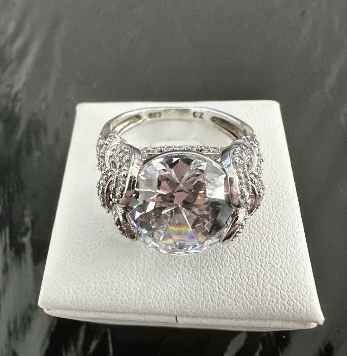 Srebrny pierscionek 925