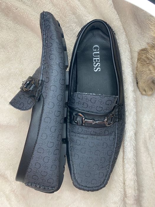Воловіче взуття Guess