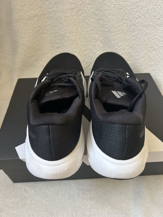 Кросівки Adidas бігові
