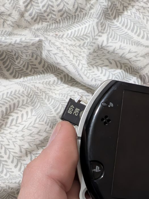 Приставка PSP Go + карта 2гб