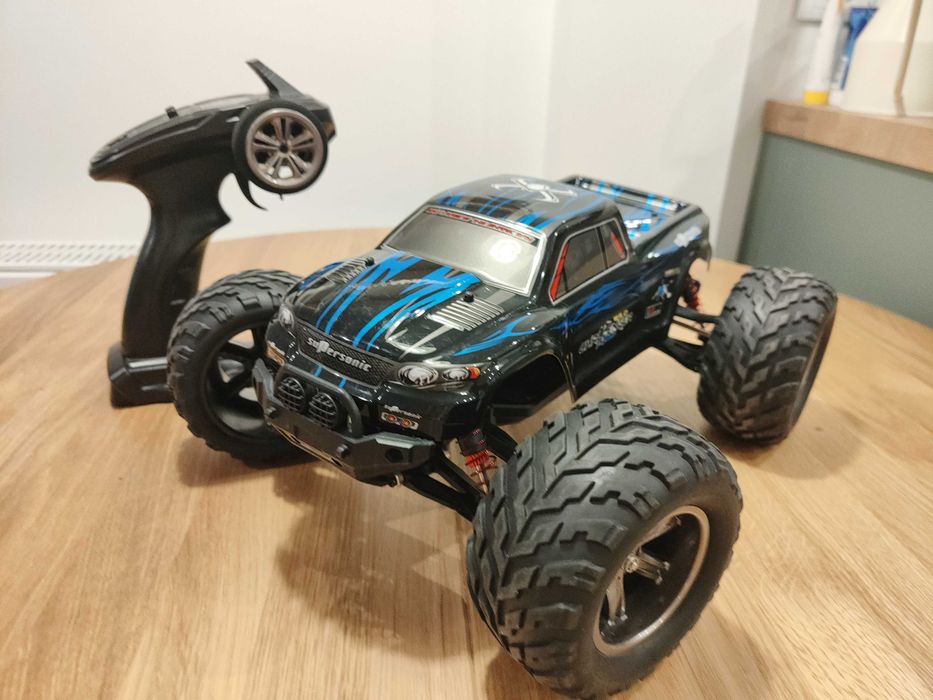 Samochód zdalnie sterowany 1:12 2WD w bardzo dobrym stanie .