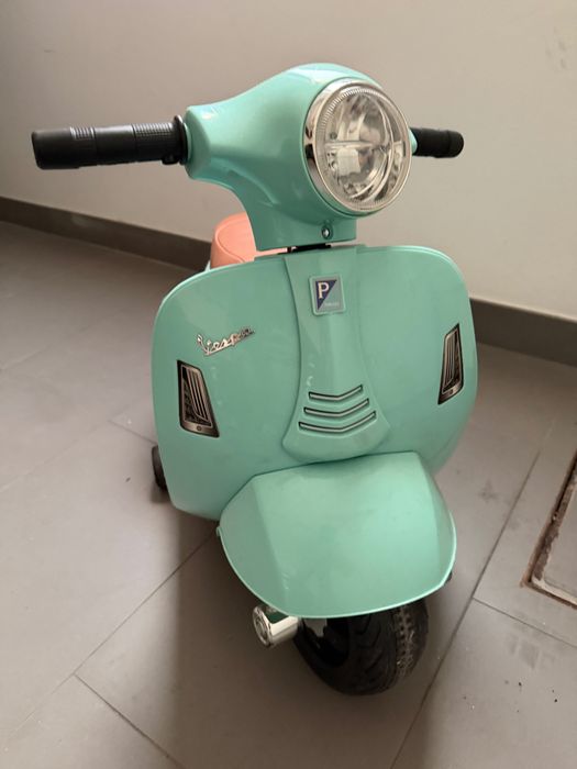 Scooter elétrica criança