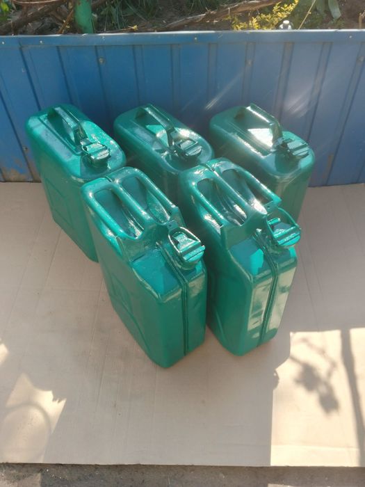 Продам железные канистри для диз топлива