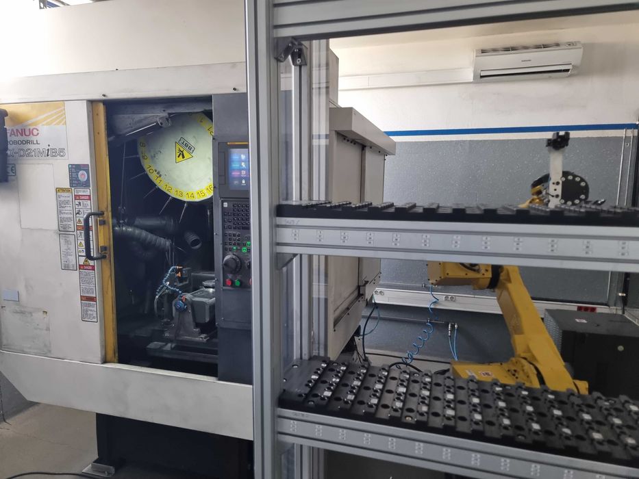 Célula Fanuc Robodrill CNC 5 Eixos com Robot Fanuc