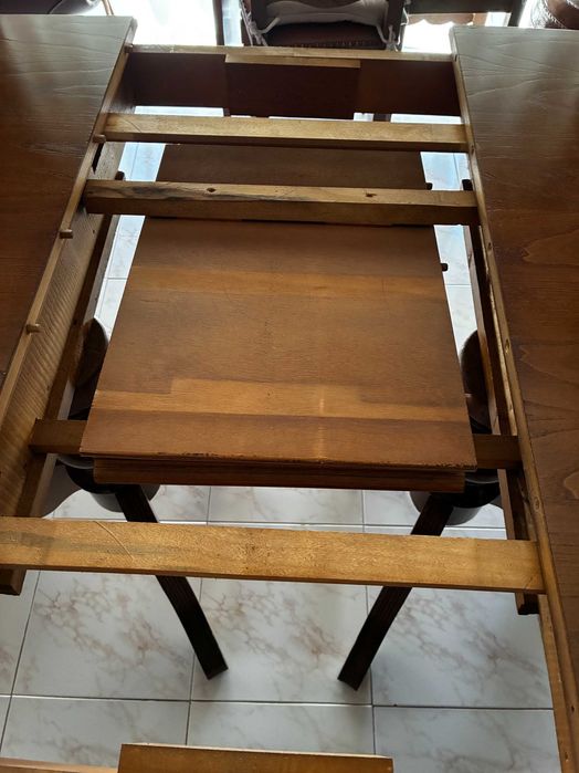 Mesa de Sala de Jantar Extensível – Muito Bom Estado
