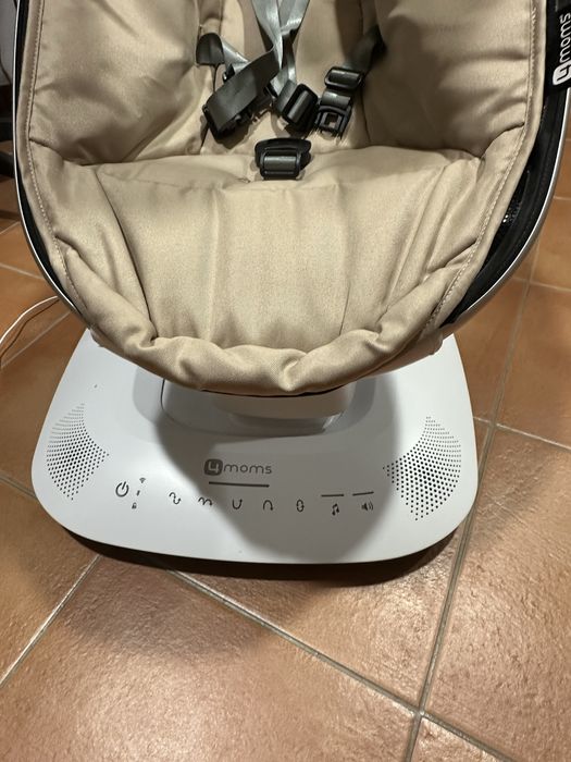 Esperguiçadeira Mamaroo 4Moms