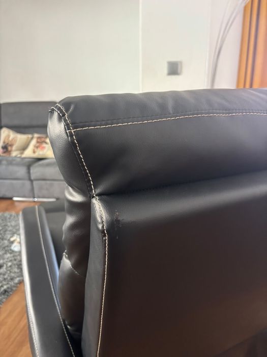 Poltrona / Cadeira de Massagem em Pele – Funcional