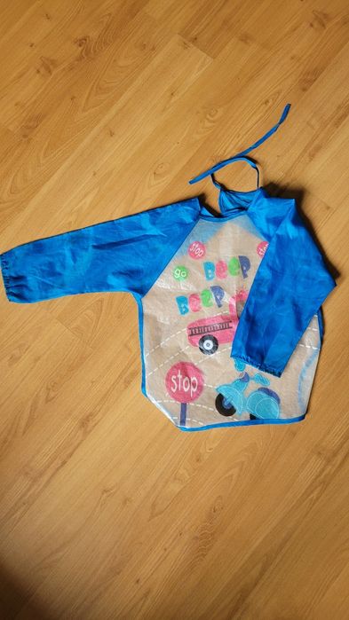 Śliniak z rekawkami