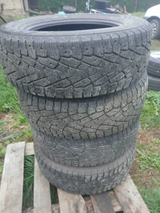 Komplet opon zimowych 215\55R16C