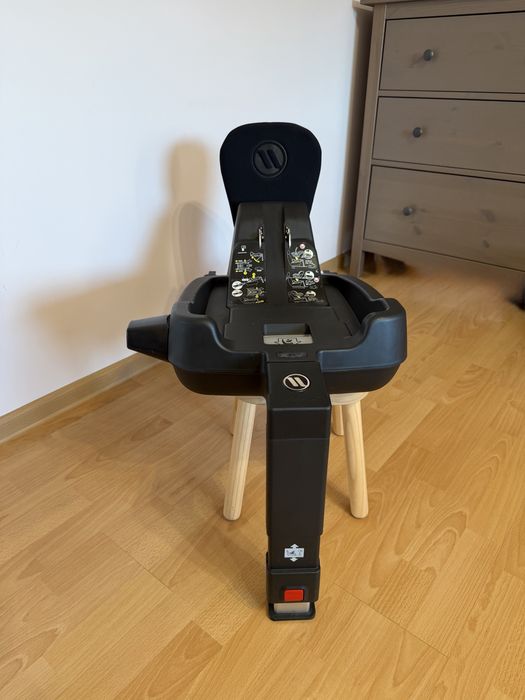 Fotelik/nosidełko  Avionaut Pixel wraz z bazą isofix