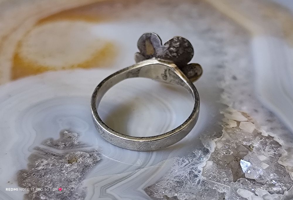 Stary srebrny pierścionek kwiat koral