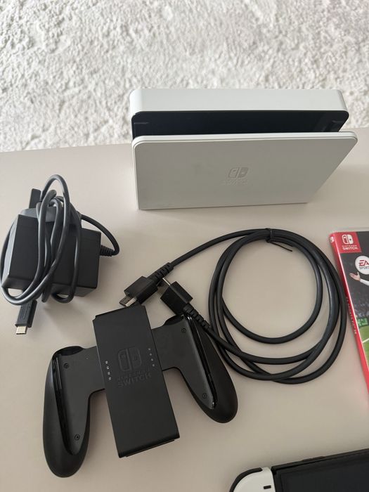 Nintendo Switch OLED branca