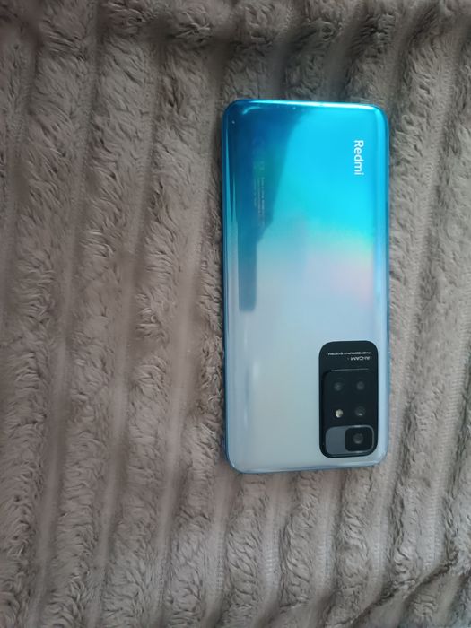 Телефон Redmi 10