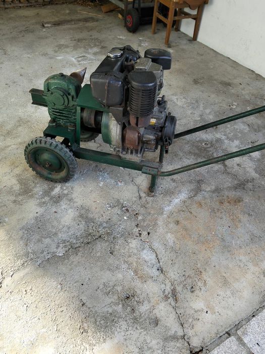 Rachador de lenha a motor