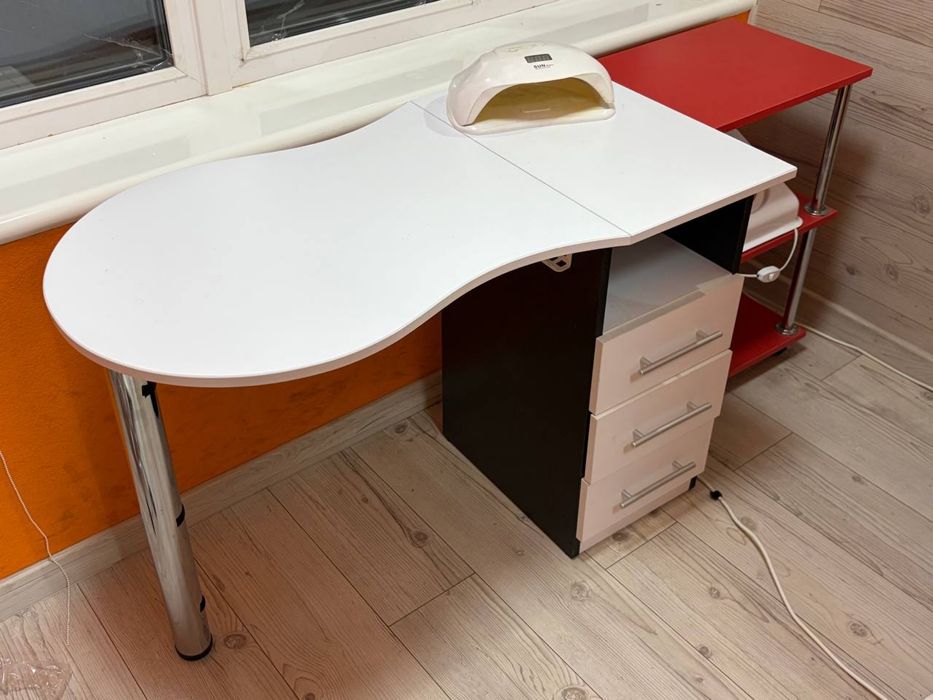 Перукарська мийка. Крісло педікюрне гідравлічне, тележка