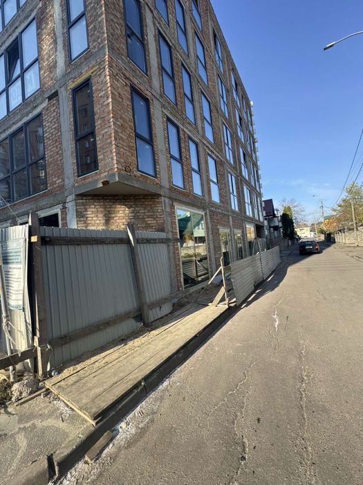 Оренда торгово -офісних приміщень , центр міста , вул Клешканя