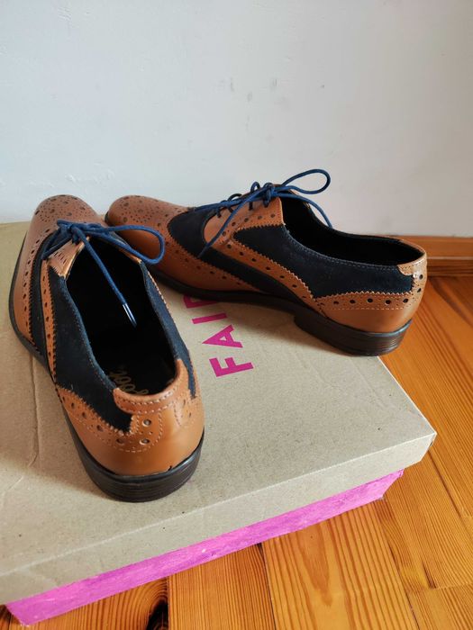 Eleganckie buty Redfoot – skórzanebrogsy / oksfordy (Rozmiar 41)