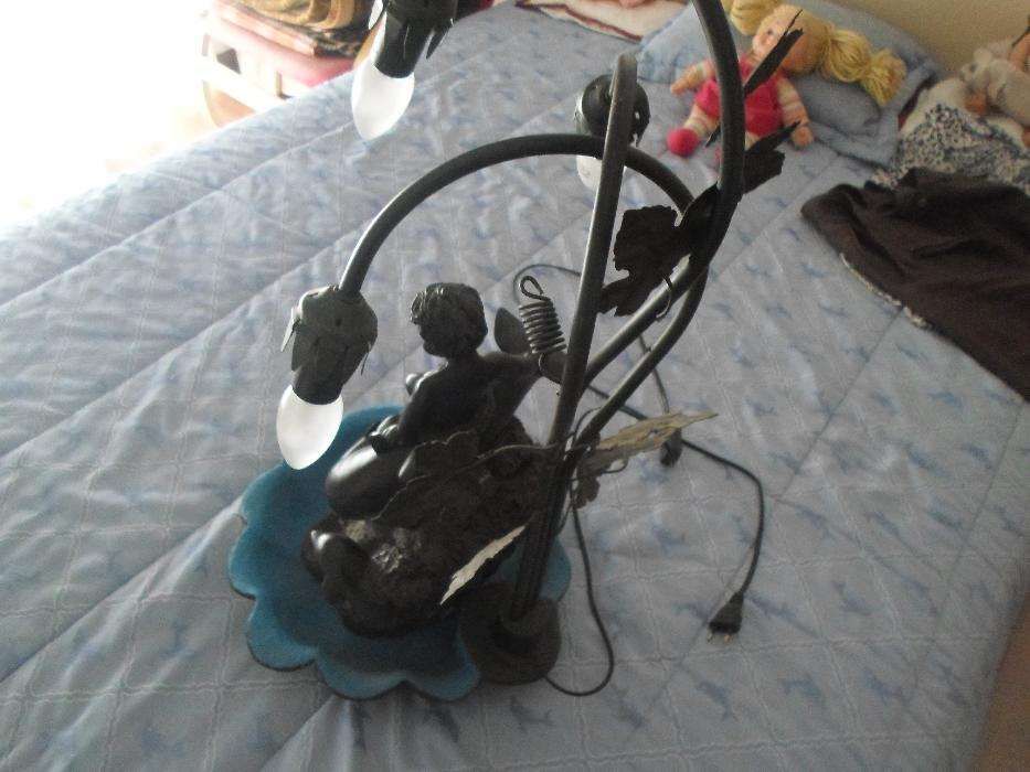 candeeiro com fonte / fonte decorativa