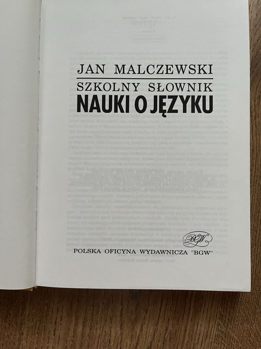 Książka „ Szkolny słownik nauki o języku”