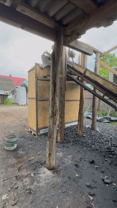 Обладнання для фасування деревного  вугілля в Біг Беги