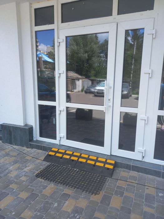 Подобова(погодинна) оренда квартири,парк Покровський,вул.Полтавська 64