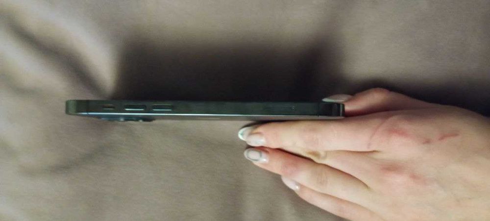 iphone 12 pro на 256 гб в хорошому стані
