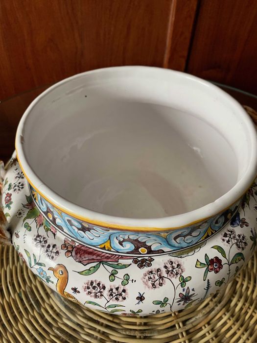 Cerâmica pintada à mão