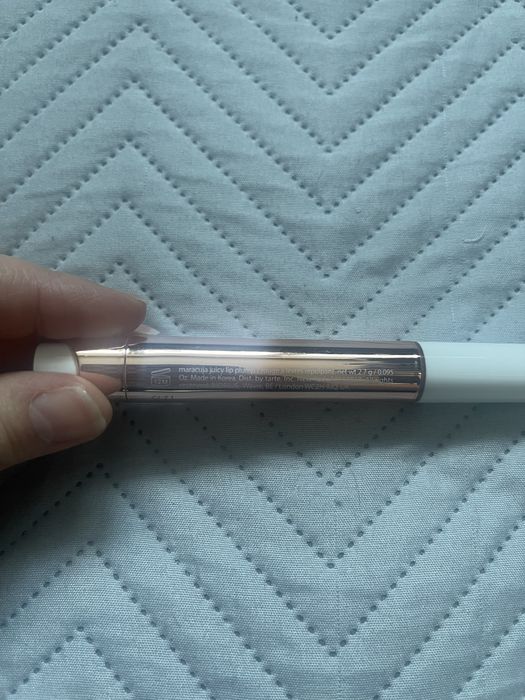 Błyszczyk Tarte Maracuja Juicy Lip Plump odcień Rose Cooper drobinki