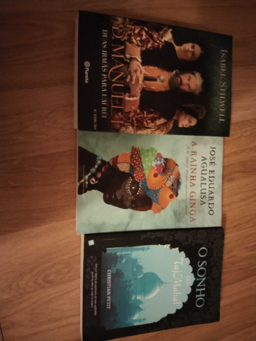 Vários livros em bom estado