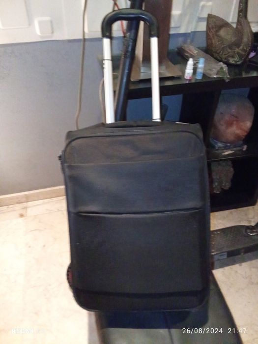 Mala trolley em excelente estado