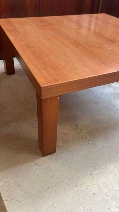 Mesa de centro quadrada