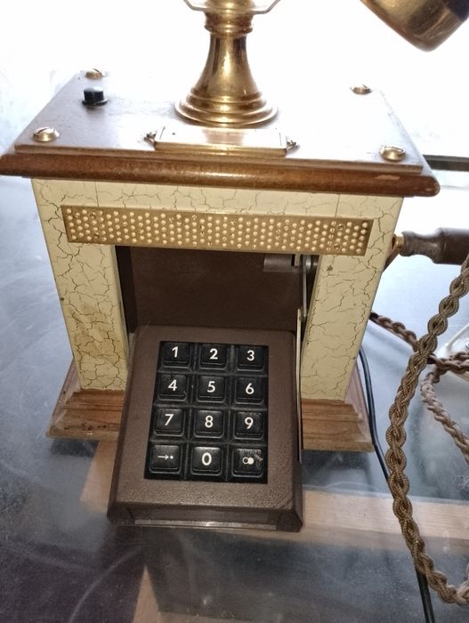 Продам ретро телефон