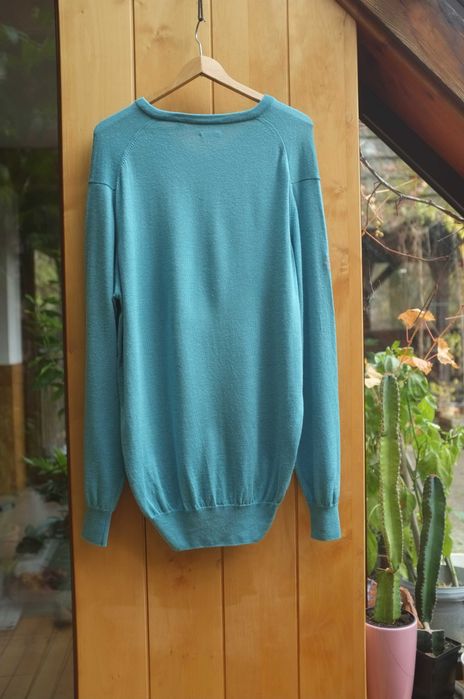 niebieski błękitny sweter Ashworth wełna merino 100% Scotland wełniany