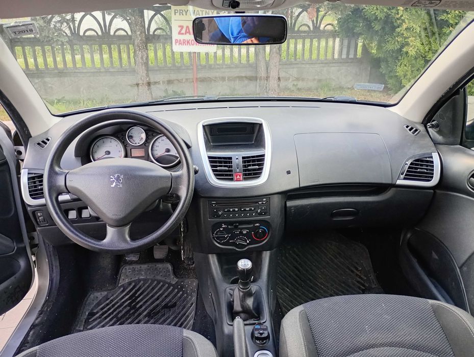 Peugeot 206 plus *