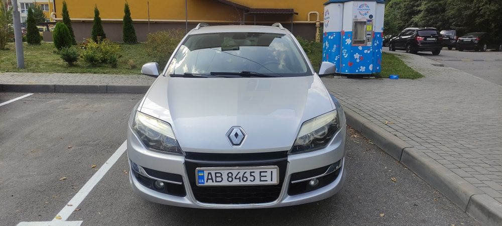 Продам Renault Laguna 2011 року в хорошому технічному стані. Автомобіль оснащений надійним дизельним двигуном 1.5 dCi потужністю 110 к.с.