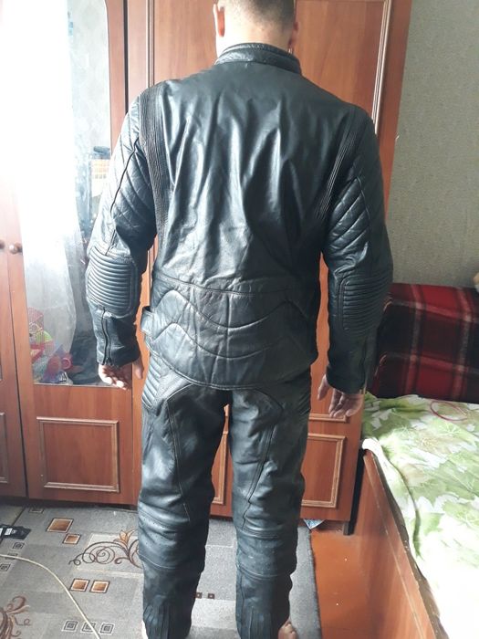 Продам кожаний костюм