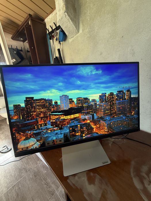 Monitor 2K 27” Lenovo